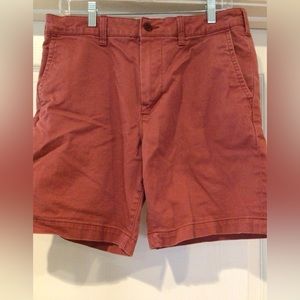 Red men’s American Eagle shorts